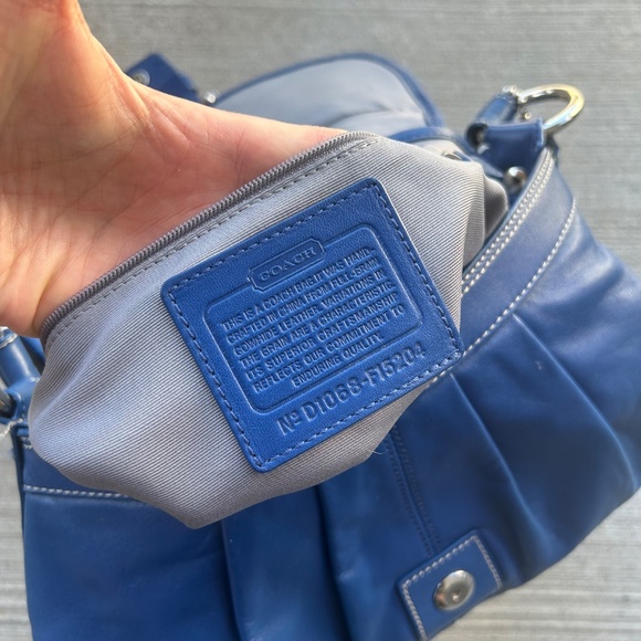 Vintage Soho Coach Shoulder Bag Blue Leather with Silver Buckle - Picture 13 of 14